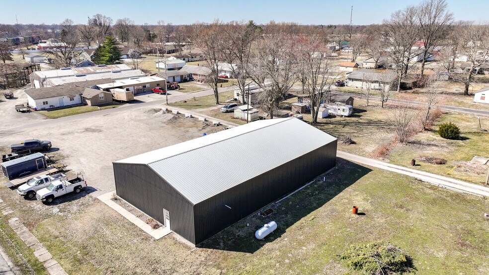 More Photos Of 200 Mounts st, Carlinville Industrial For Sale