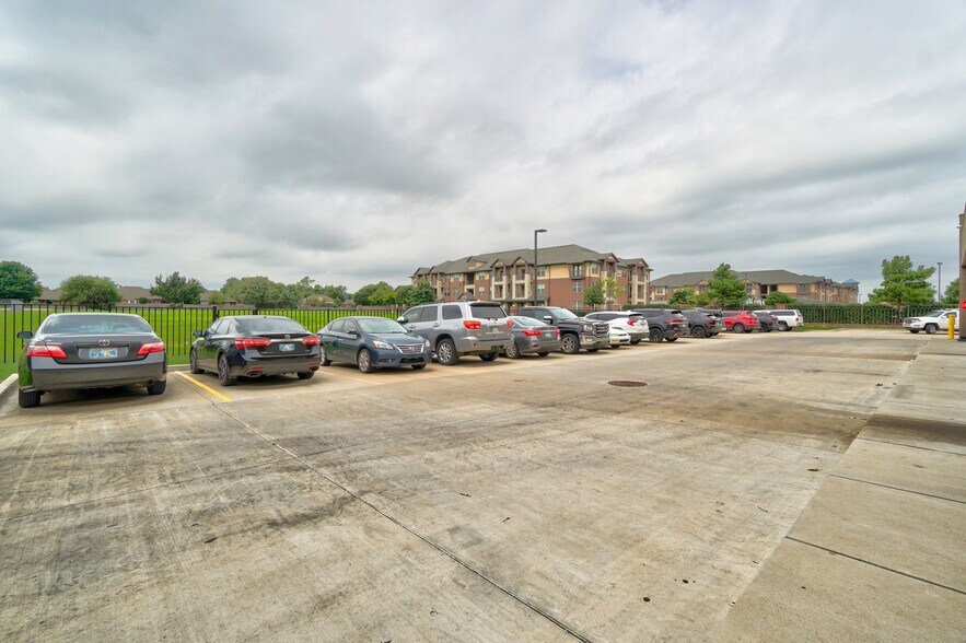 More Photos Of 3408 36th Ave NW, Norman General Retail For Sale