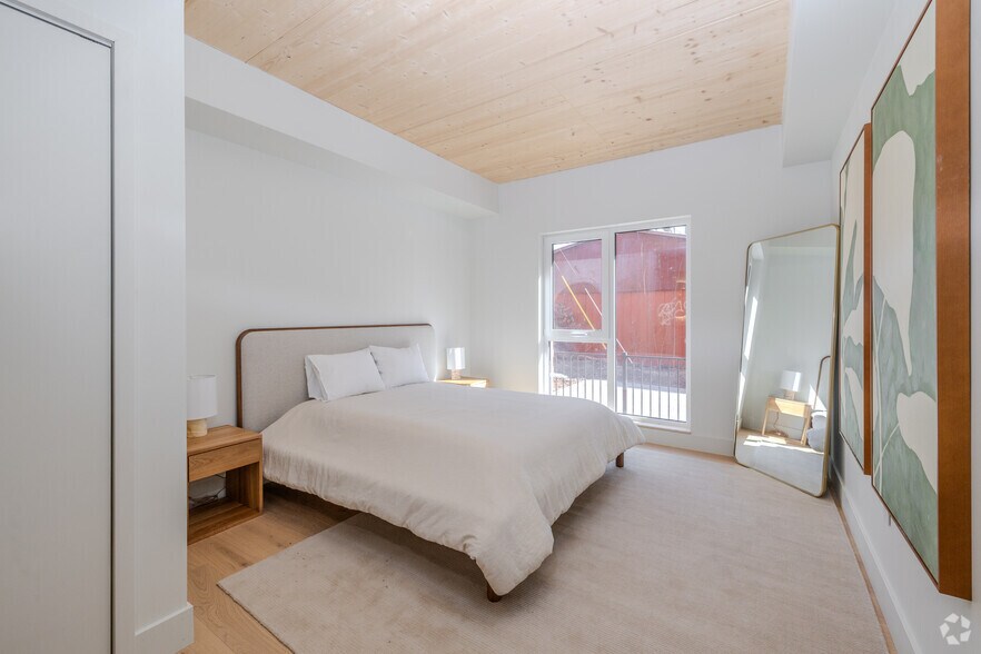 More Photos Of 517 W Main St, Madison Apartments For Lease