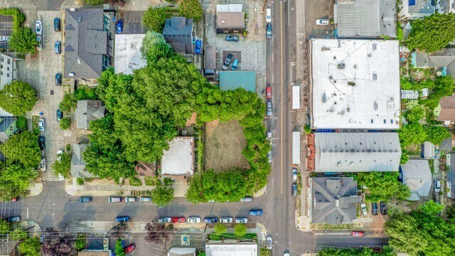 More Photos Of 2880 SE Stark St, Portland Land For Sale