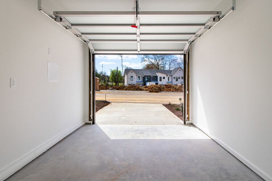 More Photos Of 160 Excell Rd, Clarksville Apartments For Sale