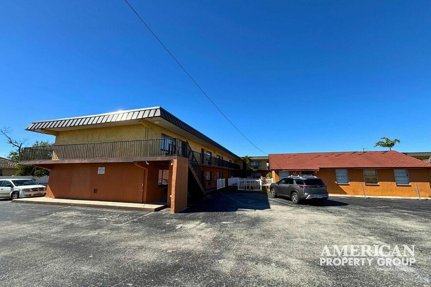 More Photos Of 14000 Tamiami Trl, North Port Hotel For Sale