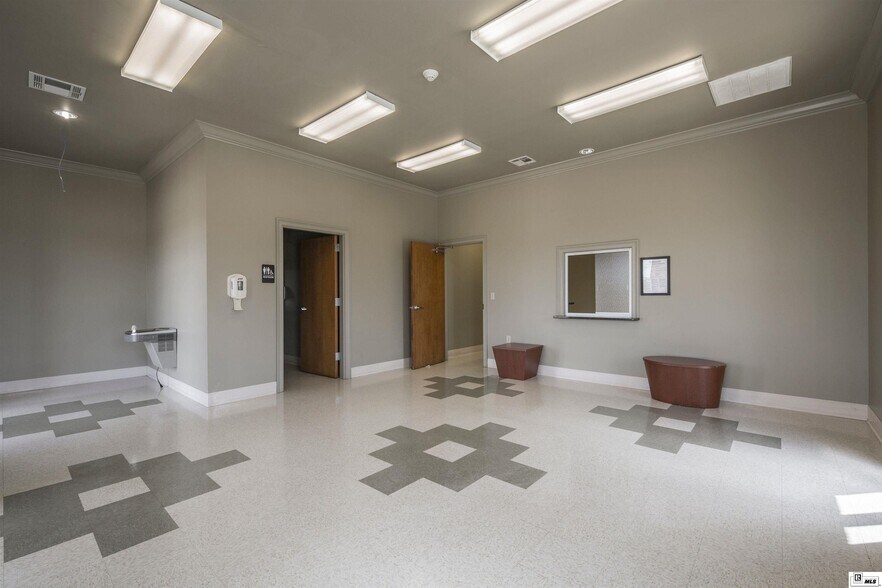 More Photos Of 3995 Sterlington Rd, Monroe Medical For Sale