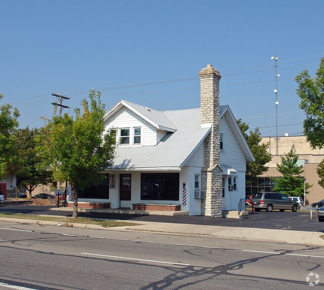 Primary Photo Of 436 E Dixie Dr, Dayton Freestanding For Lease