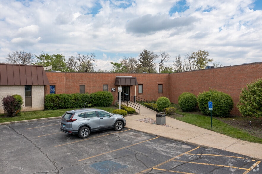 More Photos Of 3235-3345 Vollmer Rd, Flossmoor Unknown For Lease