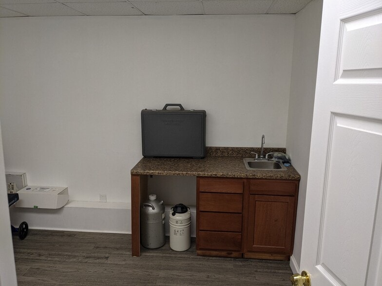 More Photos Of 1015 Santa Fe St, Corpus Christi Medical For Lease