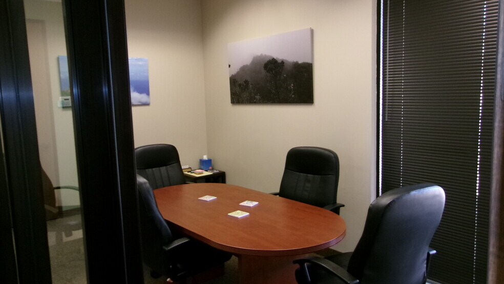 More Photos Of 10265 W Camelback Ave, Phoenix Office For Lease