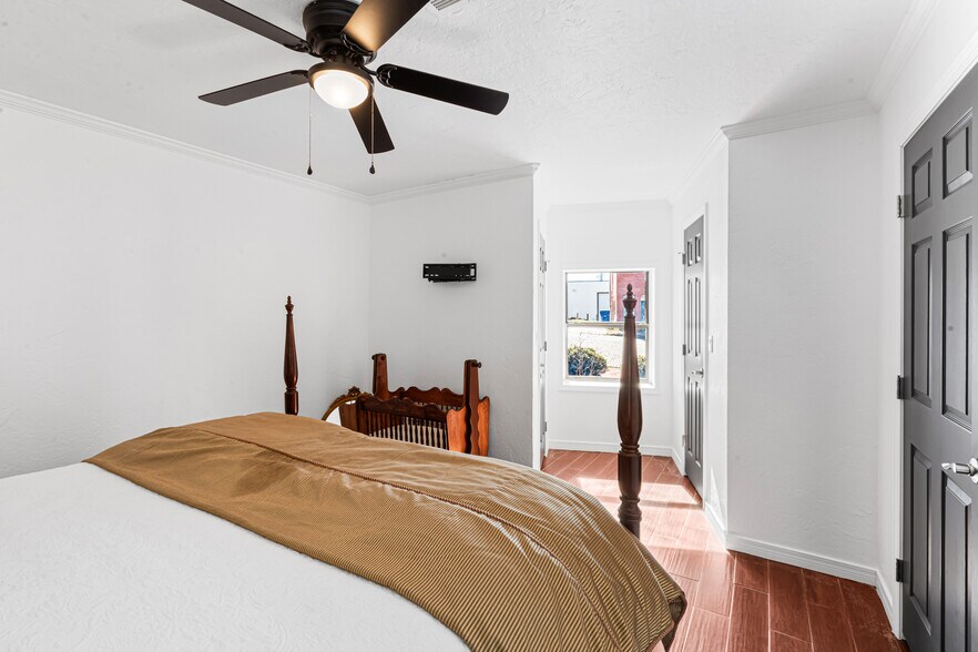 More Photos Of 410 W Harrison Ave, Guthrie Freestanding For Sale