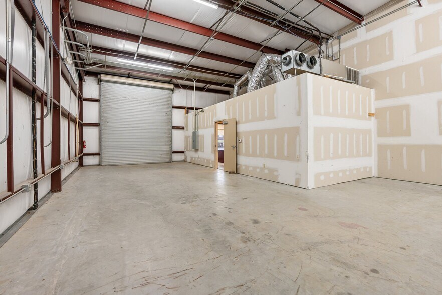 More Photos Of 18920 Freeport Dr, Montgomery Industrial For Sale