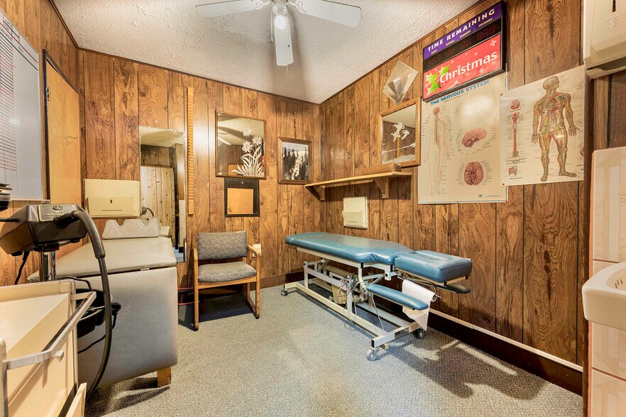 More Photos Of 1954 Atlantic Ave, Long Beach Office For Lease