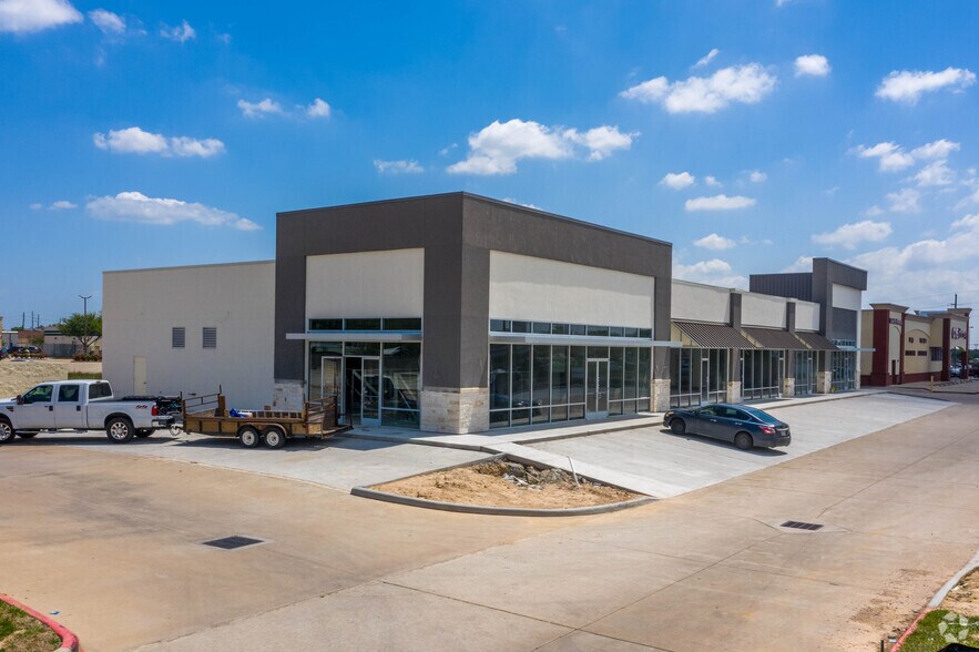 More Photos Of 7016 Fry Rd, Cypress Freestanding For Lease