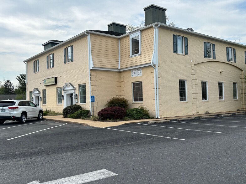 More Photos Of 201 Rosser Ave, Waynesboro Medical For Lease