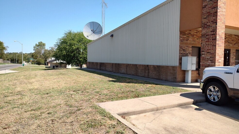 More Photos Of 522 W Main St, Brenham Healthcare For Sale