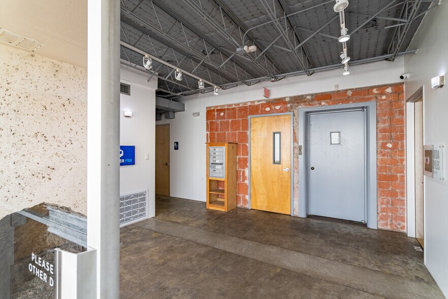 More Photos Of 1702 Taylor St, Houston Loft Creative Space For Lease