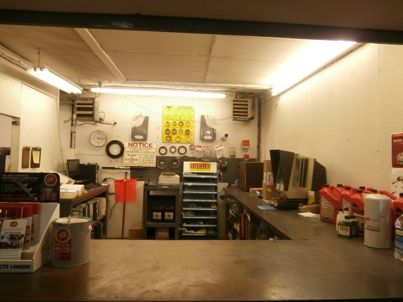 More Photos Of 19 Summer St, Dover-Foxcroft Auto Dealership For Sale