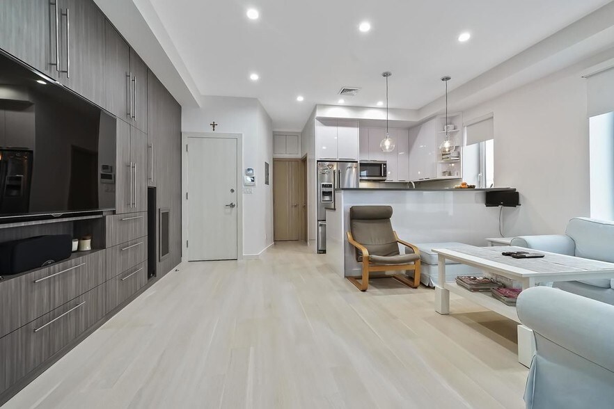 More Photos Of 78-04 67th Dr, Middle Village Storefront Retail Office For Sale