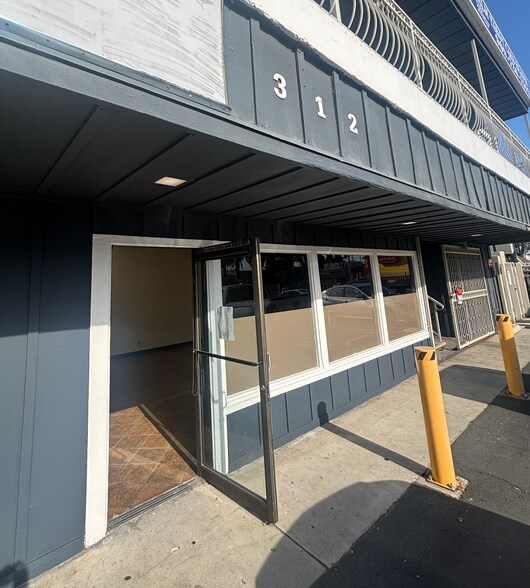 More Photos Of 312 N Gaffey St, San Pedro Freestanding For Lease