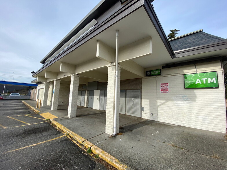 More Photos Of 15404 Union Ave SW, Lakewood Convenience Store For Lease