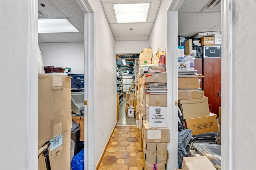 More Photos Of 750 Oakdale Rd, Toronto Flex For Sale