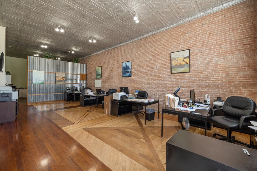More Photos Of 116 Hoxie St, Coupland Storefront Retail Office For Lease