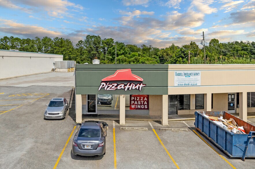 More Photos Of 156-120 Eighth St, Helena Storefront For Lease