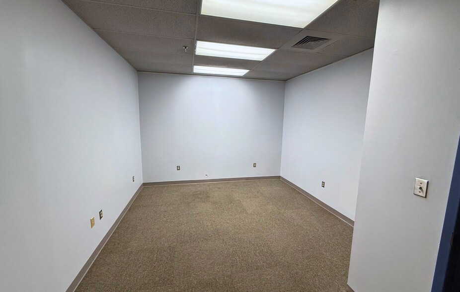 More Photos Of 212 National Ave, Spartanburg Manufacturing For Lease