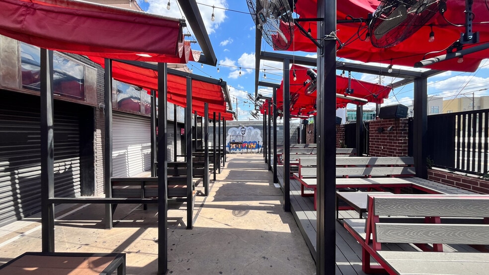 More Photos Of 5110 Washington Ave, Houston Storefront For Lease