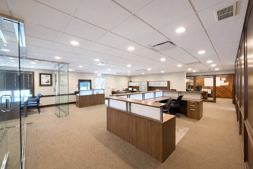 More Photos Of 9735 Industrial Dr, Bridgeview Light Distribution For Sale