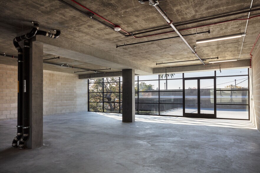 More Photos Of 743 Seward St, Los Angeles Office For Lease