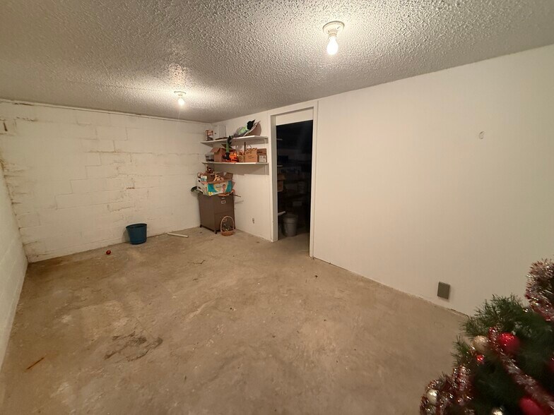 More Photos Of 910-912 7th St, Onawa Office For Sale