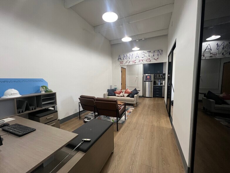 More Photos Of 405 W 2nd St, Edmond Office For Lease