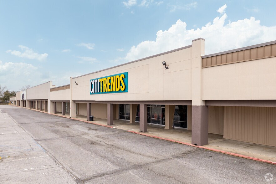 More Photos Of 3005-3147 Gertsner Memorial Dr, Lake Charles Storefront For Sale