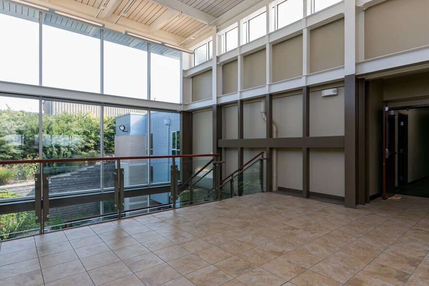 More Photos Of 1632 McCain Ln, Manhattan Sorority Fraternity House For Sale