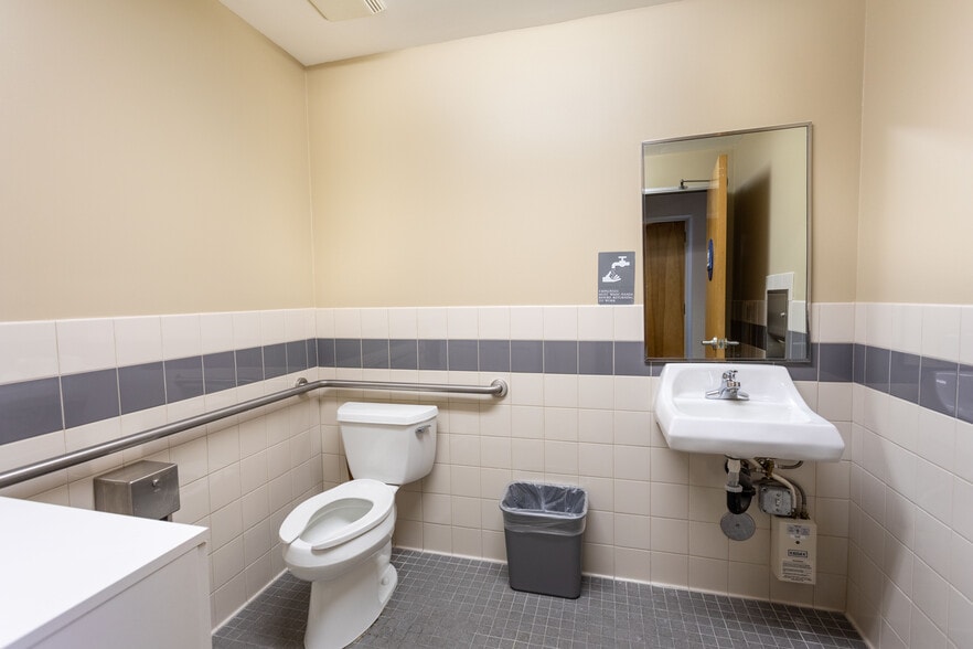 More Photos Of 4750-4794 Duckhorn Dr, Sacramento Research And Development For Sale