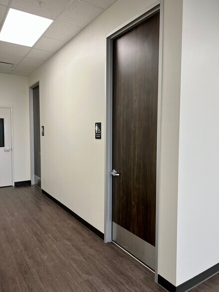 More Photos Of 20821 Clay Center Dr, Katy Distribution For Sale