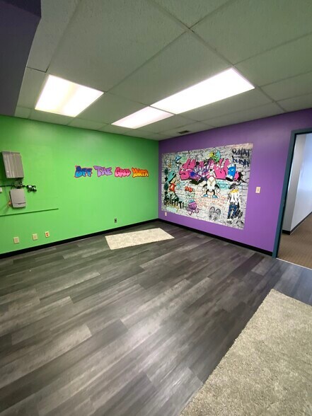 More Photos Of 2908 2nd Ave SE, Calgary Warehouse For Lease