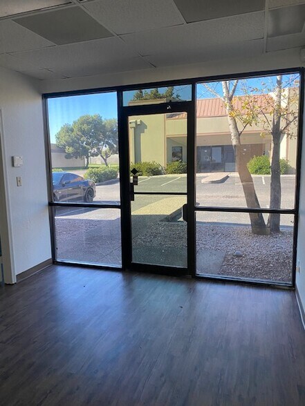 More Photos Of 3334-3432 W Wilshire Dr, Phoenix Warehouse For Lease
