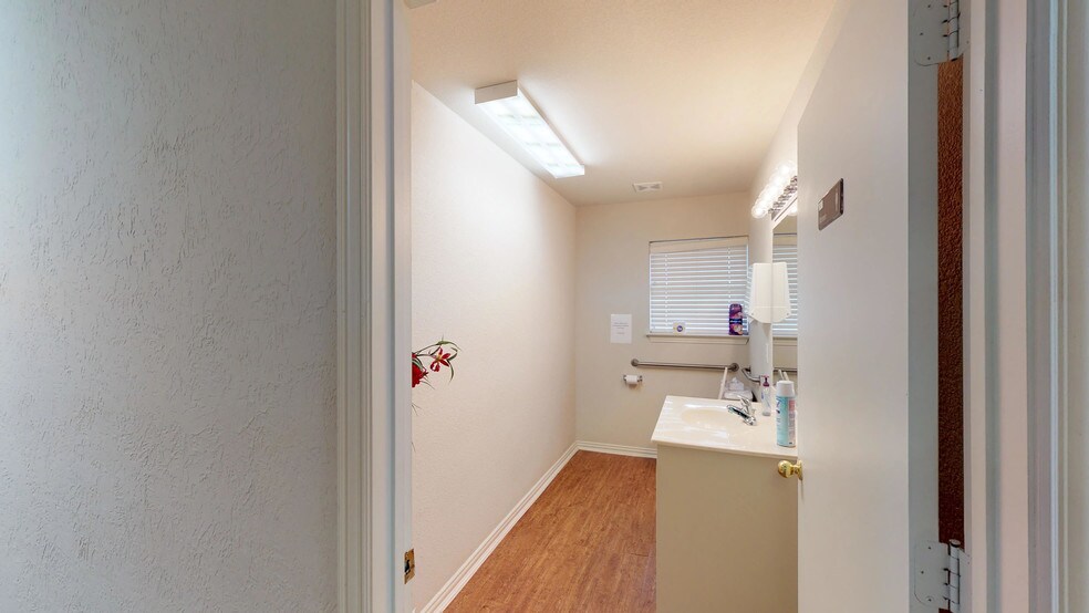 More Photos Of 1208 Bent Oaks Ct, Denton Office Residential For Sale