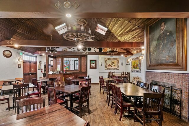 More Photos Of 900 W Riverside Dr, Burbank Restaurant For Sale