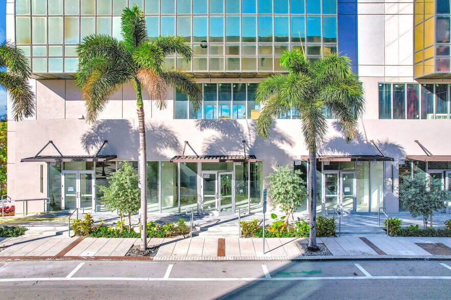 More Photos Of 1909 Tyler St, Hollywood Office For Lease