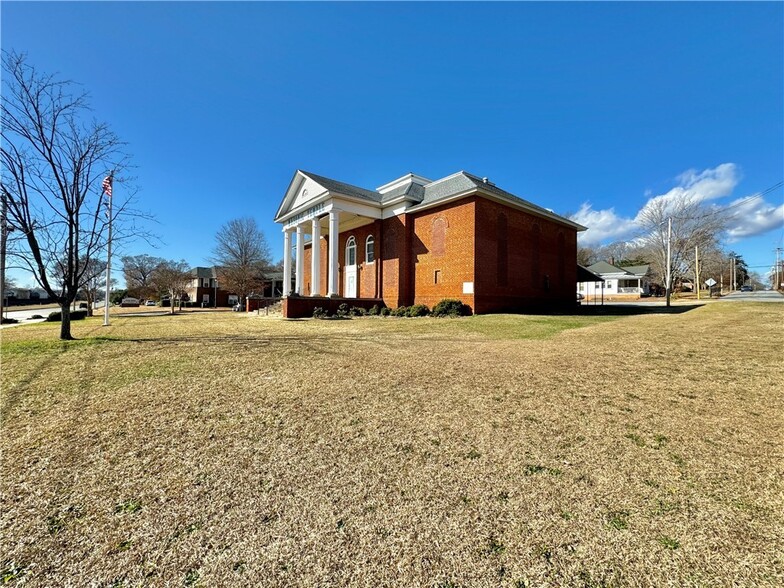 More Photos Of 439 NE Main St, Easley Lodge Meeting Hall For Sale