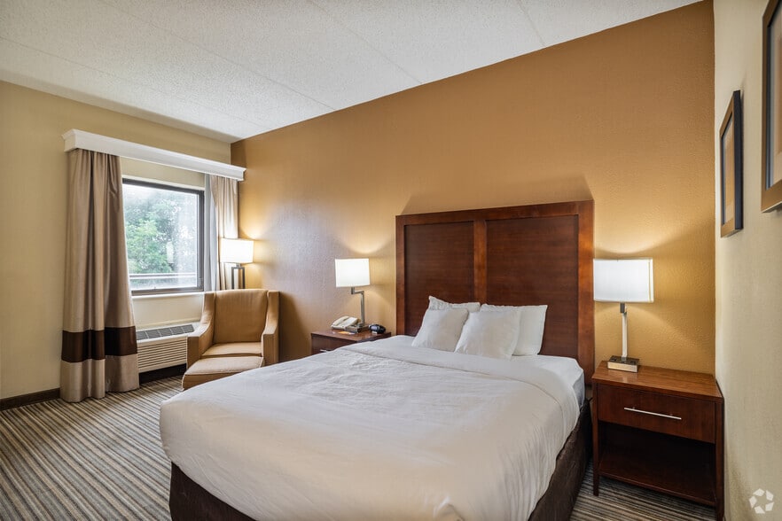 More Photos Of 5345 Broadmoor Cir NW, Canton Hotel For Sale