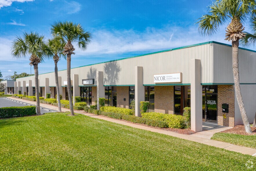 More Photos Of 1255 La Quinta Dr, Orlando Flex For Lease