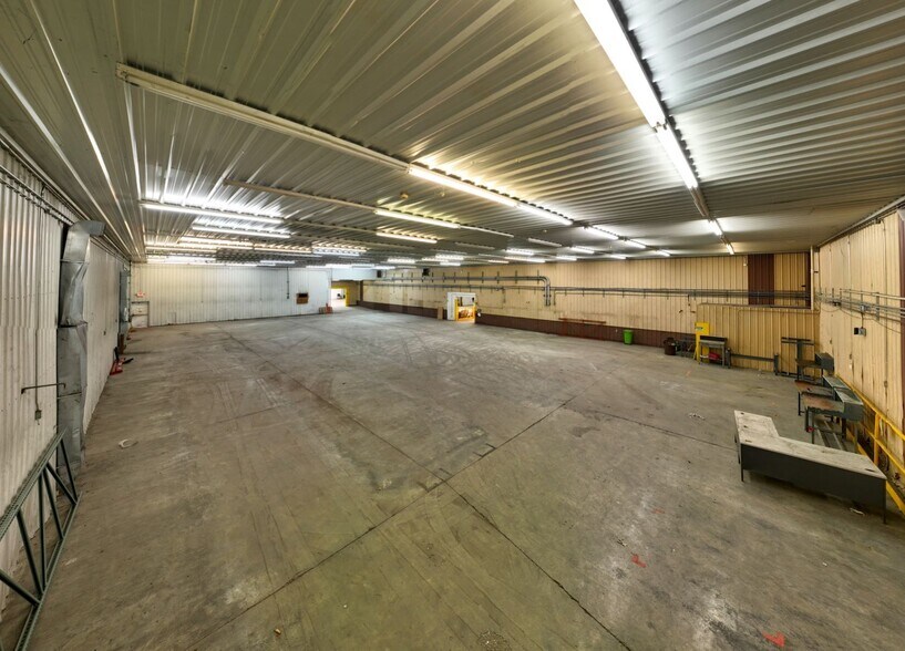 More Photos Of 7656 E 700th Ave, Robinson Manufacturing For Sale