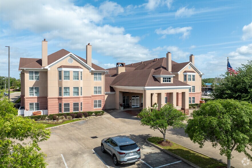 More Photos Of 401 Bay Area Blvd, Houston Hotel For Sale