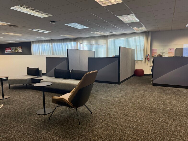 More Photos Of 1820 Oro Dam Blvd E, Oroville Bank For Lease