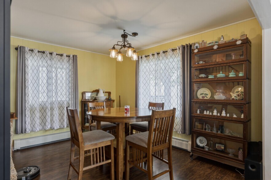 More Photos Of 24 Water St, Hammondsport Hotel For Sale