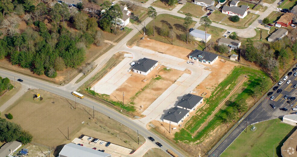 More Photos Of 31360 Nichols Sawmill Rd, Magnolia Medical For Lease