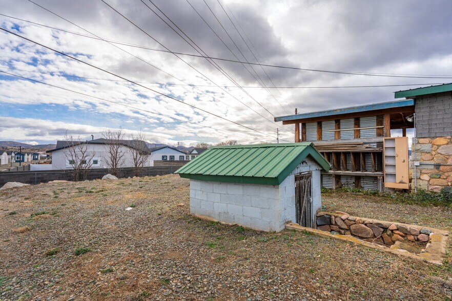 More Photos Of 815 S Dunivin Ln, Dewey Office For Sale
