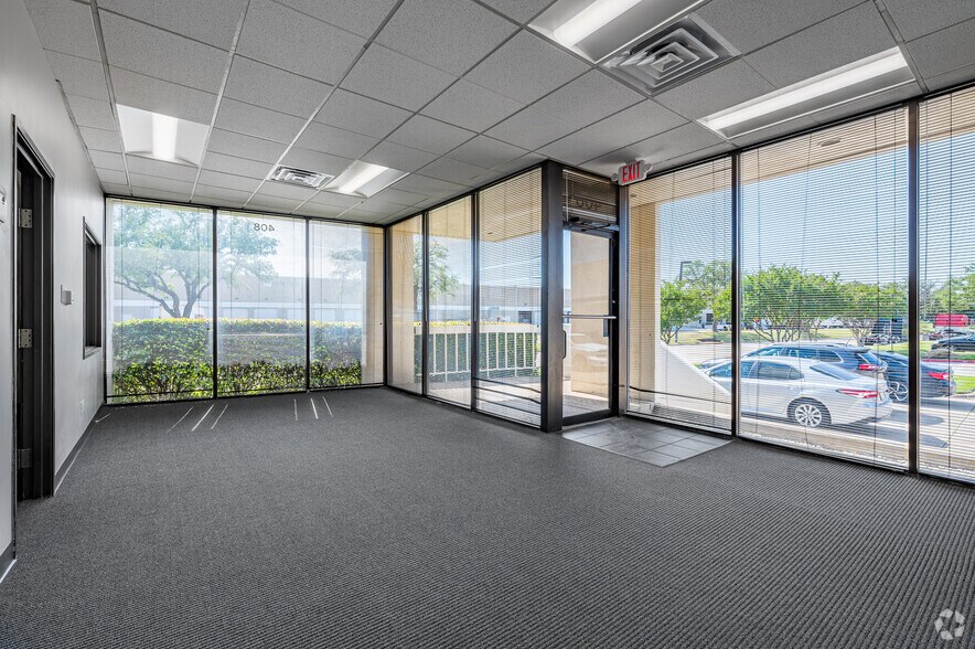 More Photos Of 11420 Mathis Ave, Farmers Branch Unknown For Lease